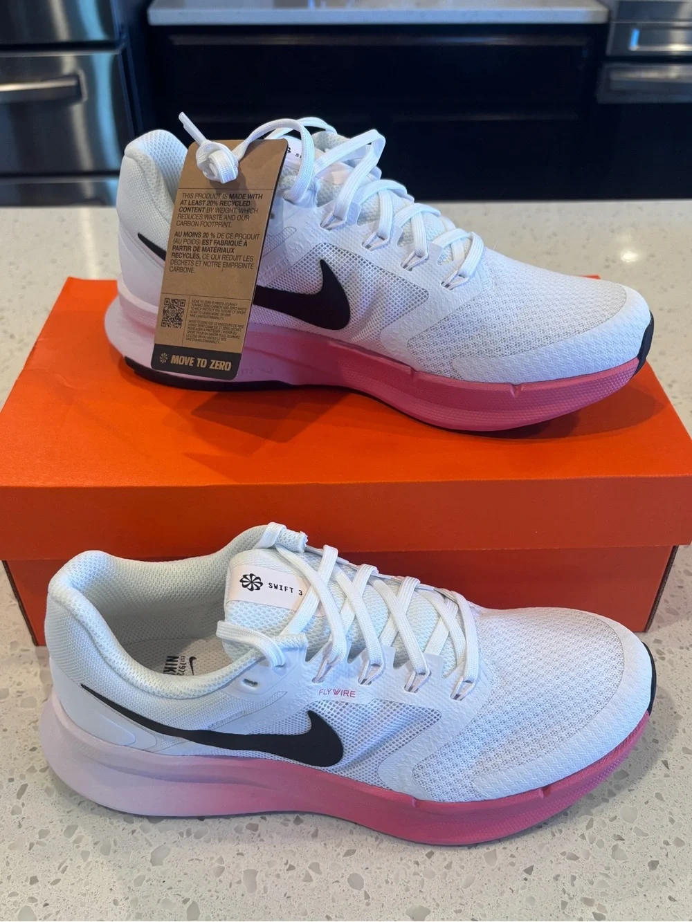 Nike Women’s White, Pink & Black Running Shoes Sneakers 8.5